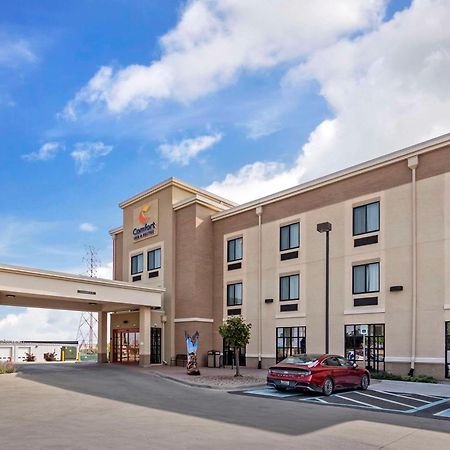 Comfort Inn & Suites Cheyenne Exterior photo