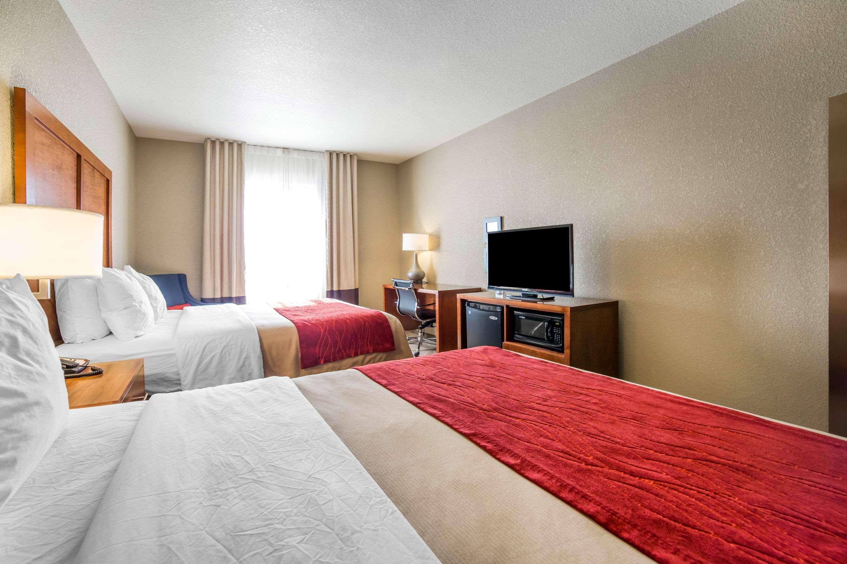 Comfort Inn & Suites Cheyenne Exterior photo