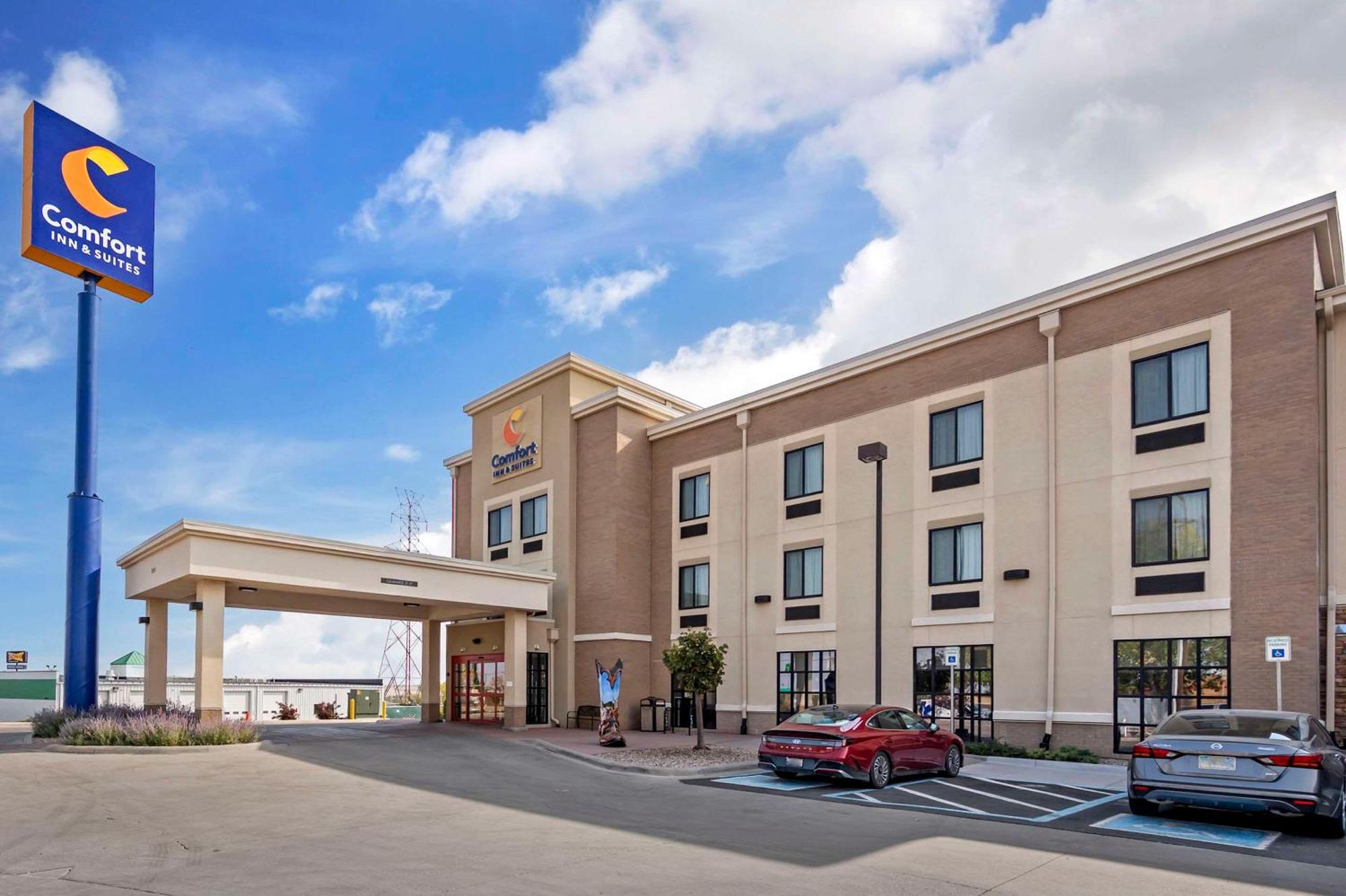 Comfort Inn & Suites Cheyenne Exterior photo