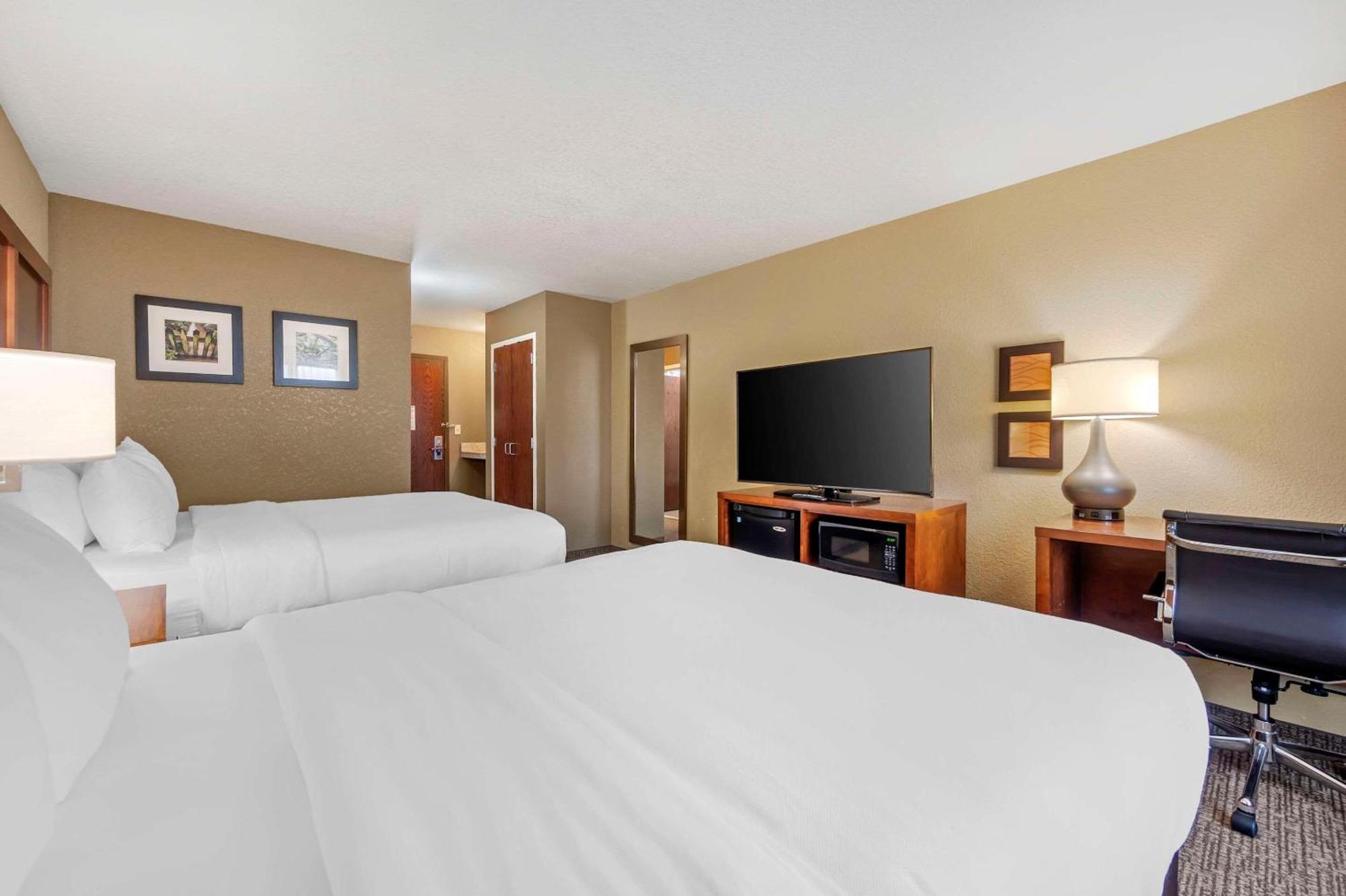 Comfort Inn & Suites Cheyenne Exterior photo