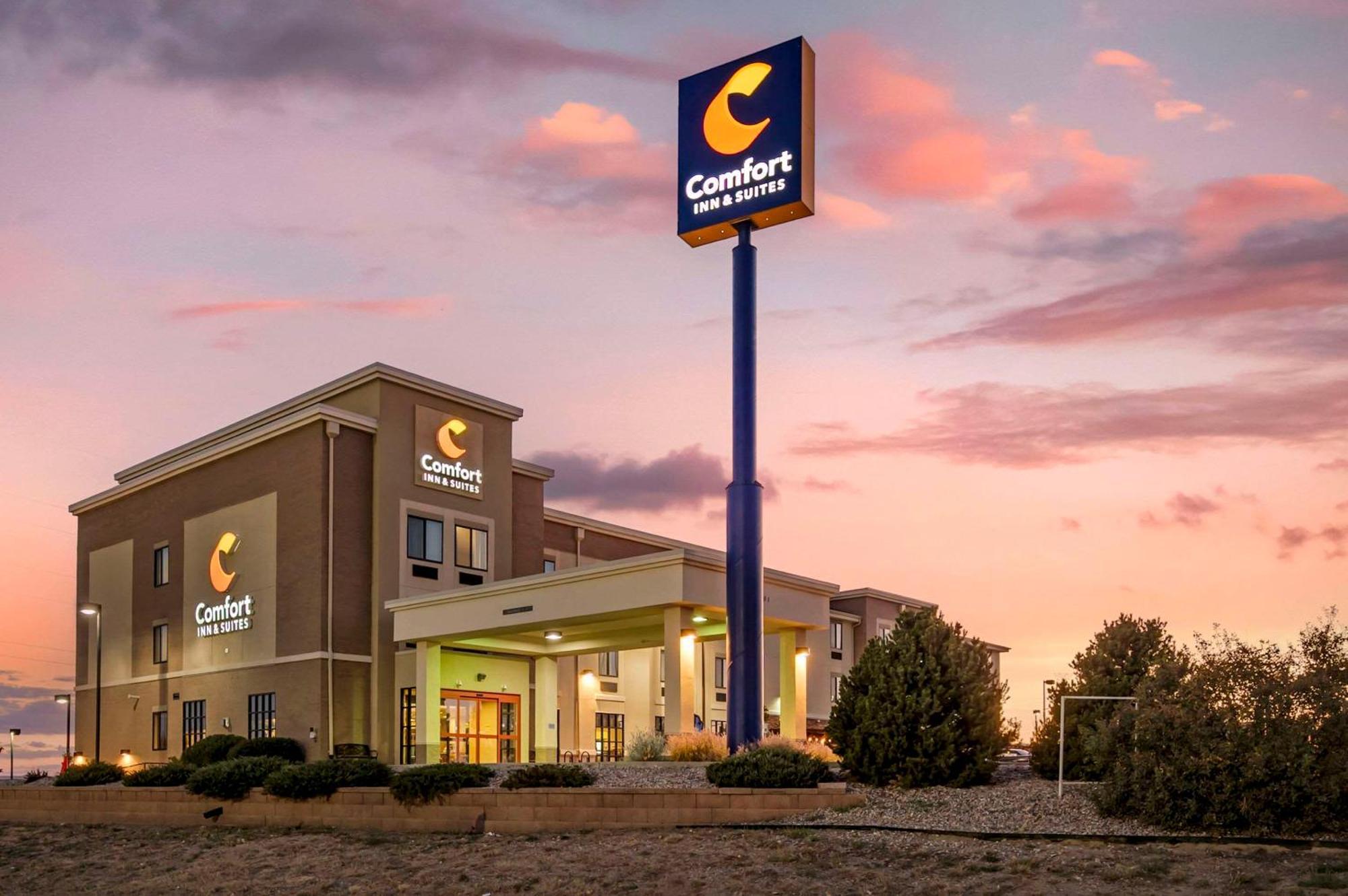Comfort Inn & Suites Cheyenne Exterior photo
